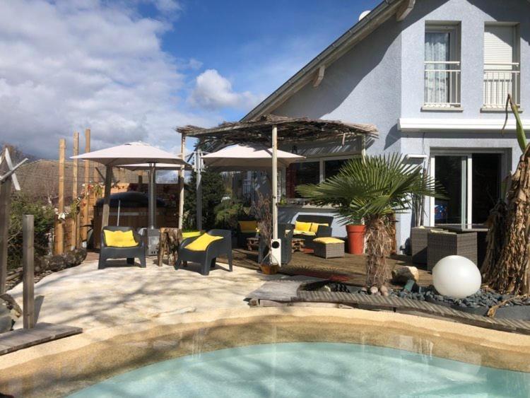A La Marc'Quize Chambres D'Hotes, Petit Dejeuner Compris, Avec Piscine A Debordement En Exterieur, Bain Nordique A 38 Degres En Prestation Supplement Sur Reservation Horaire Anticipee 1 Place De Parking Gratuite Sur Place Mouxy ภายนอก รูปภาพ