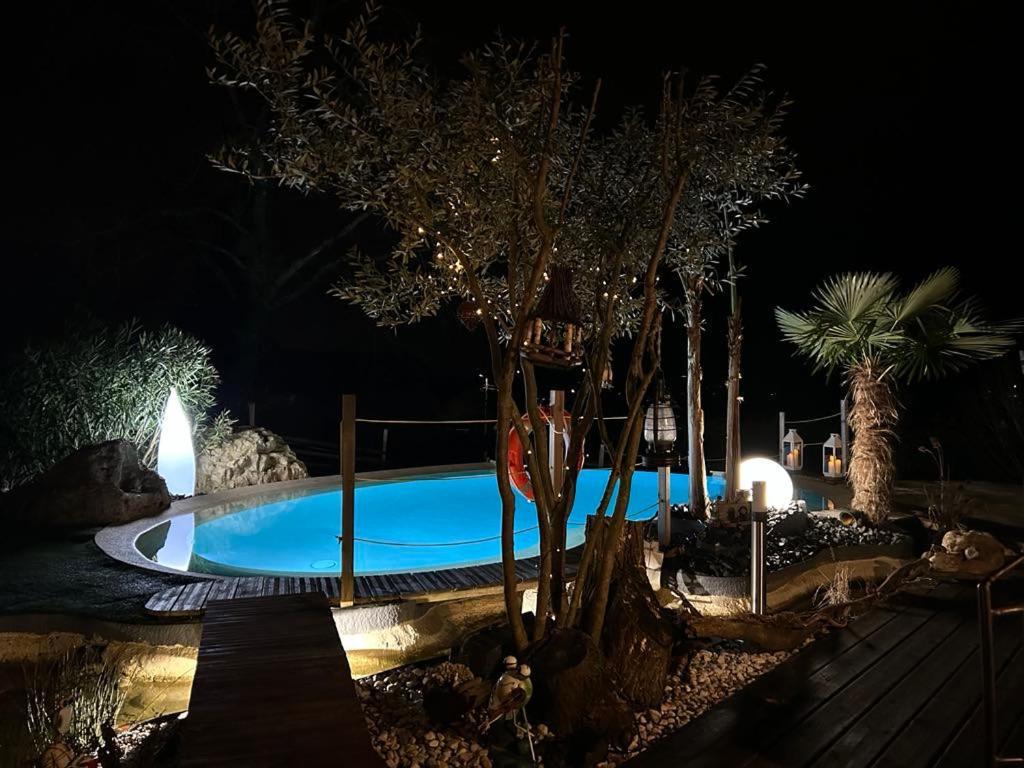 A La Marc'Quize Chambres D'Hotes, Petit Dejeuner Compris, Avec Piscine A Debordement En Exterieur, Bain Nordique A 38 Degres En Prestation Supplement Sur Reservation Horaire Anticipee 1 Place De Parking Gratuite Sur Place Mouxy ภายนอก รูปภาพ